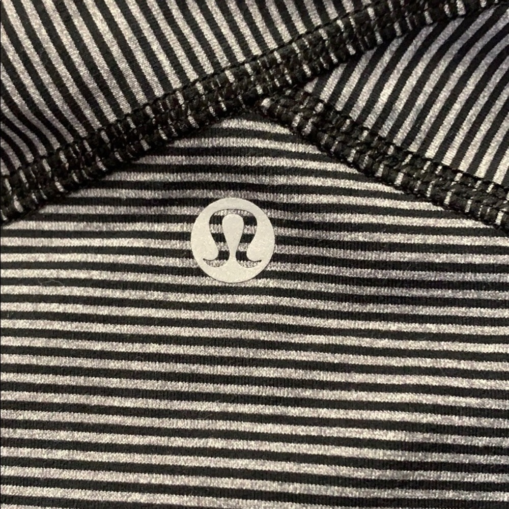 Form fitting lululemon jacket - Picture 6 of 7